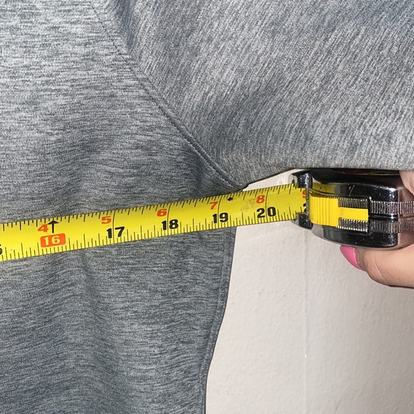 🪸NWT Grey Under Armour fitted cold-gear quarter zip! - Picture 7 of 10